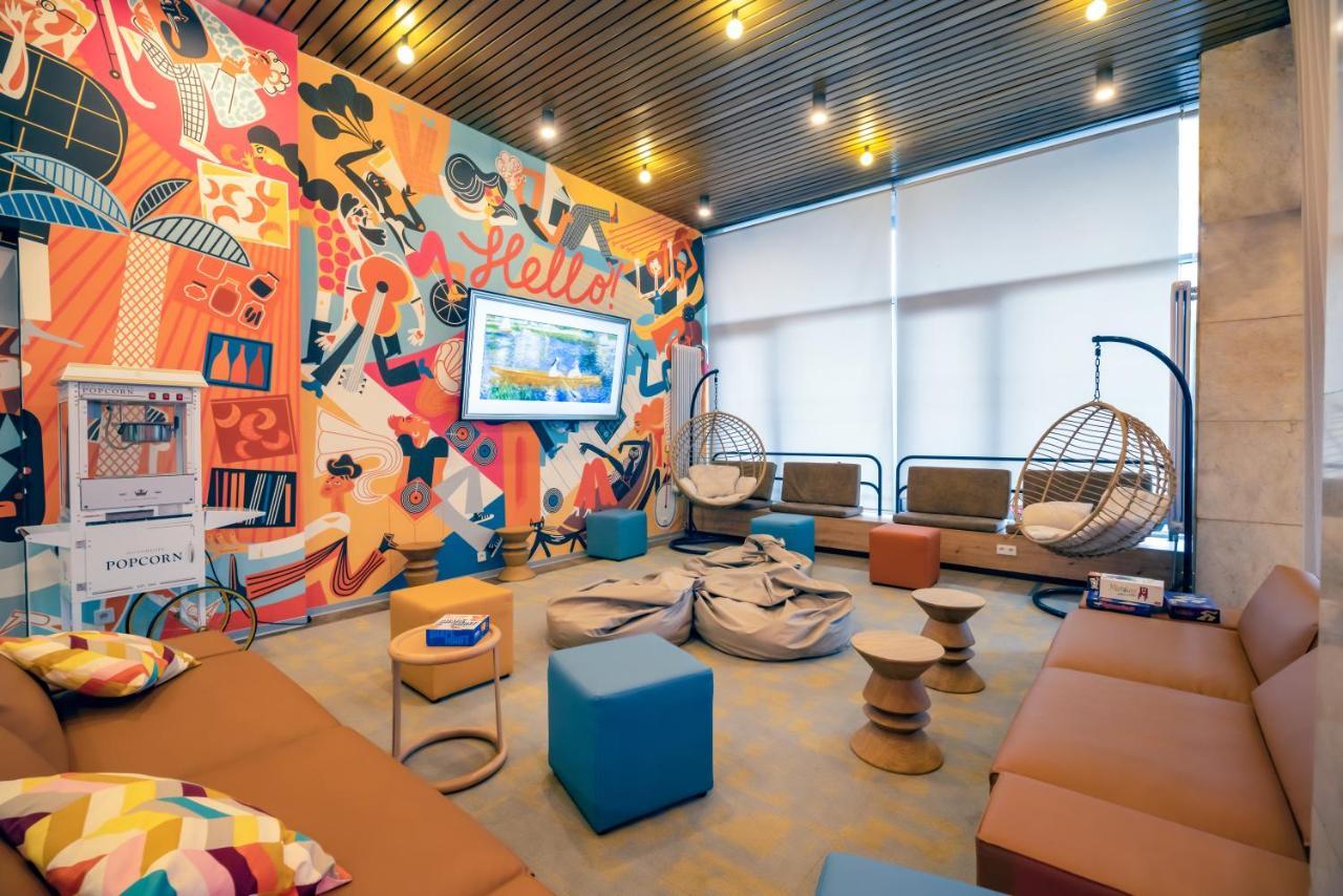 Chillout Dorm Poznanアパートホテル エクステリア 写真