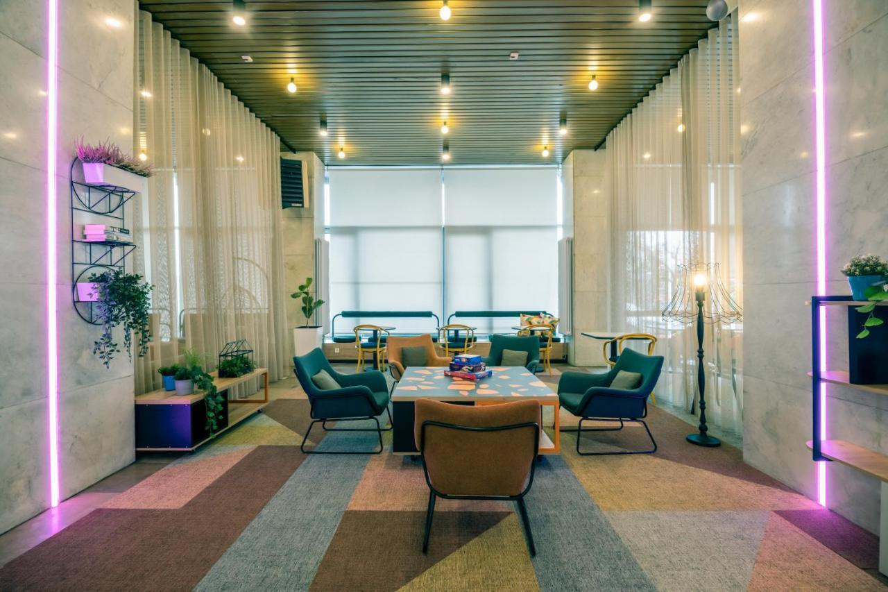 Chillout Dorm Poznanアパートホテル エクステリア 写真